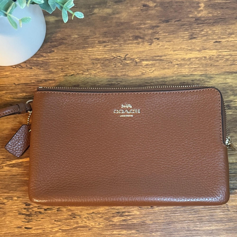 Coach Brown Pebbled Leather Double Zipper Closure Credit Card Wristlet - Wallet - Picture 5 of 8